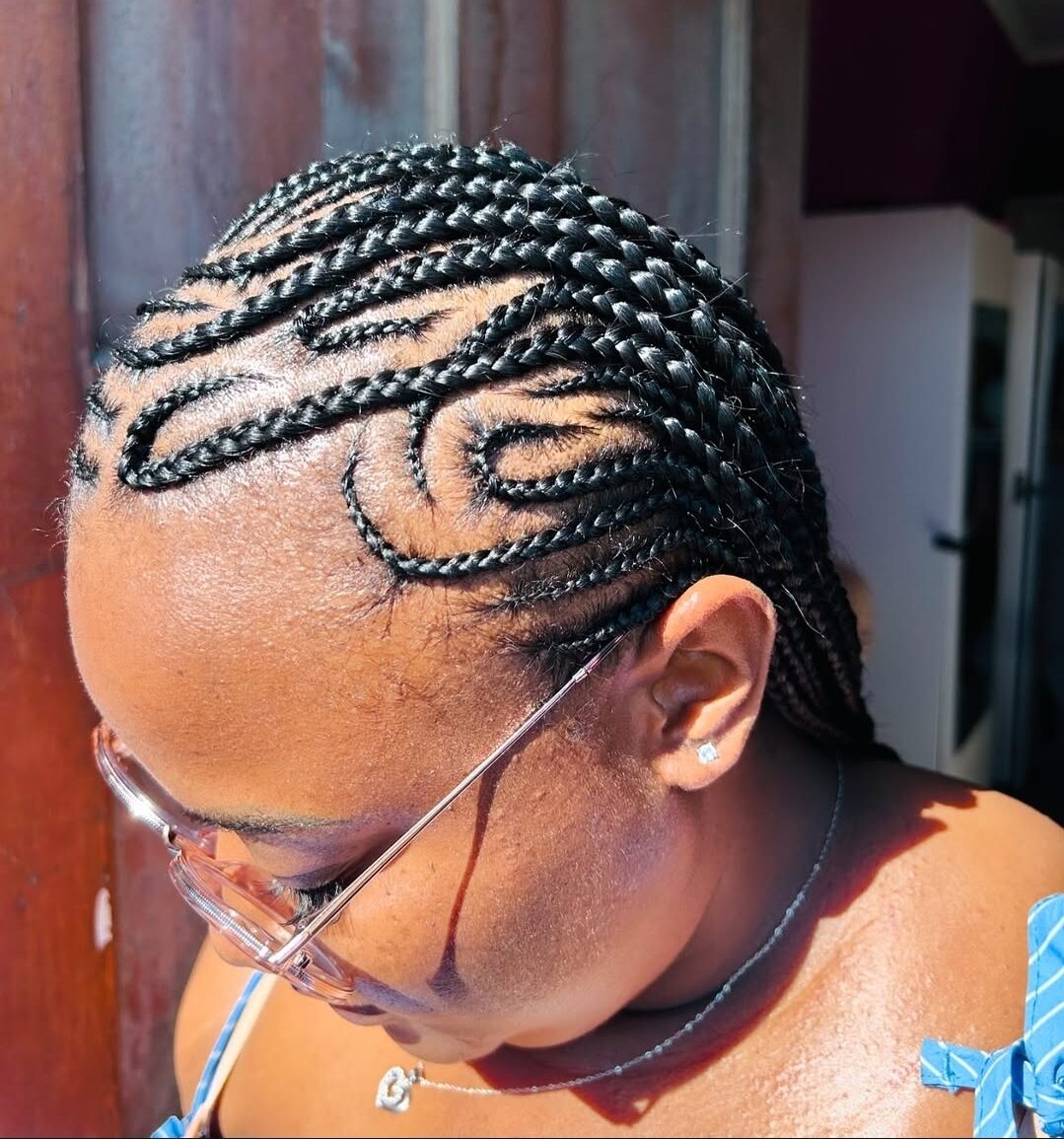 Swirl feed-in braid pattern